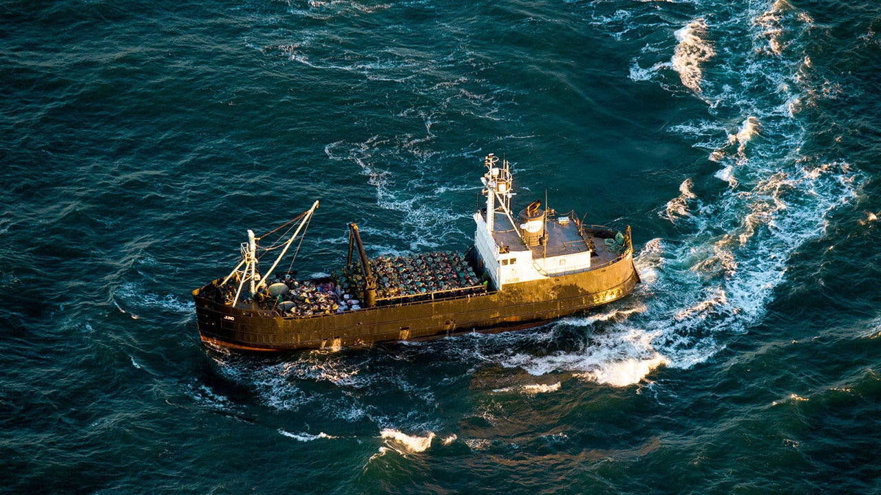 Oregon extends restrictions on crab fishing to protect whales from ropes, traps