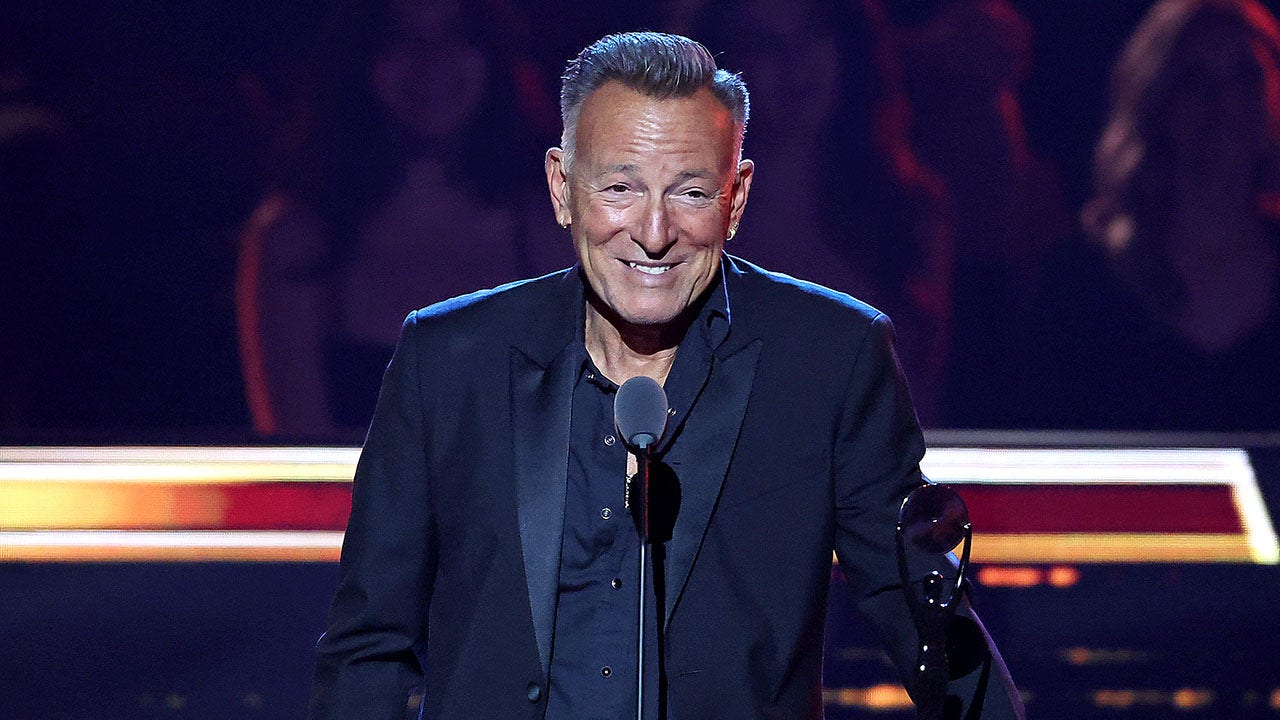 Breaking News: Bruce Springsteen Postpones Concerts Due to Medical Condition – Get the Latest Updates!