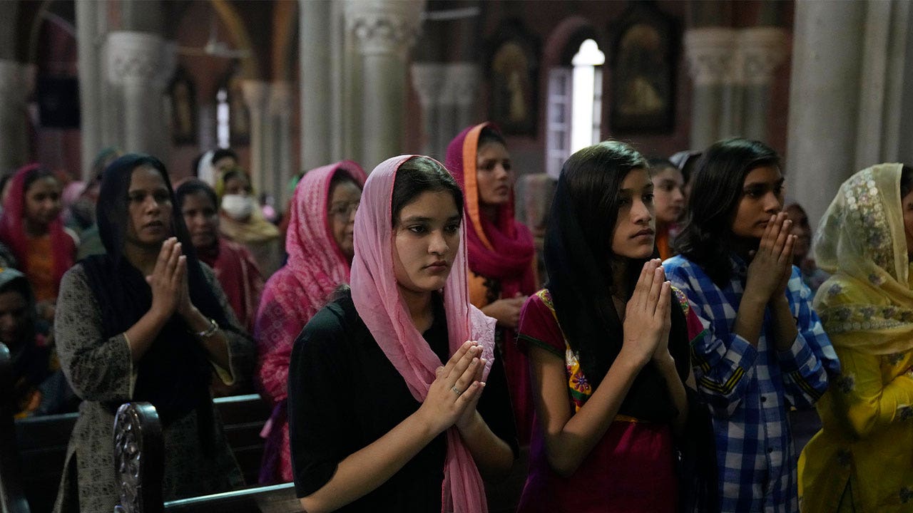 Pakistan gives cash to nearly 100 homeless Christian families following ...