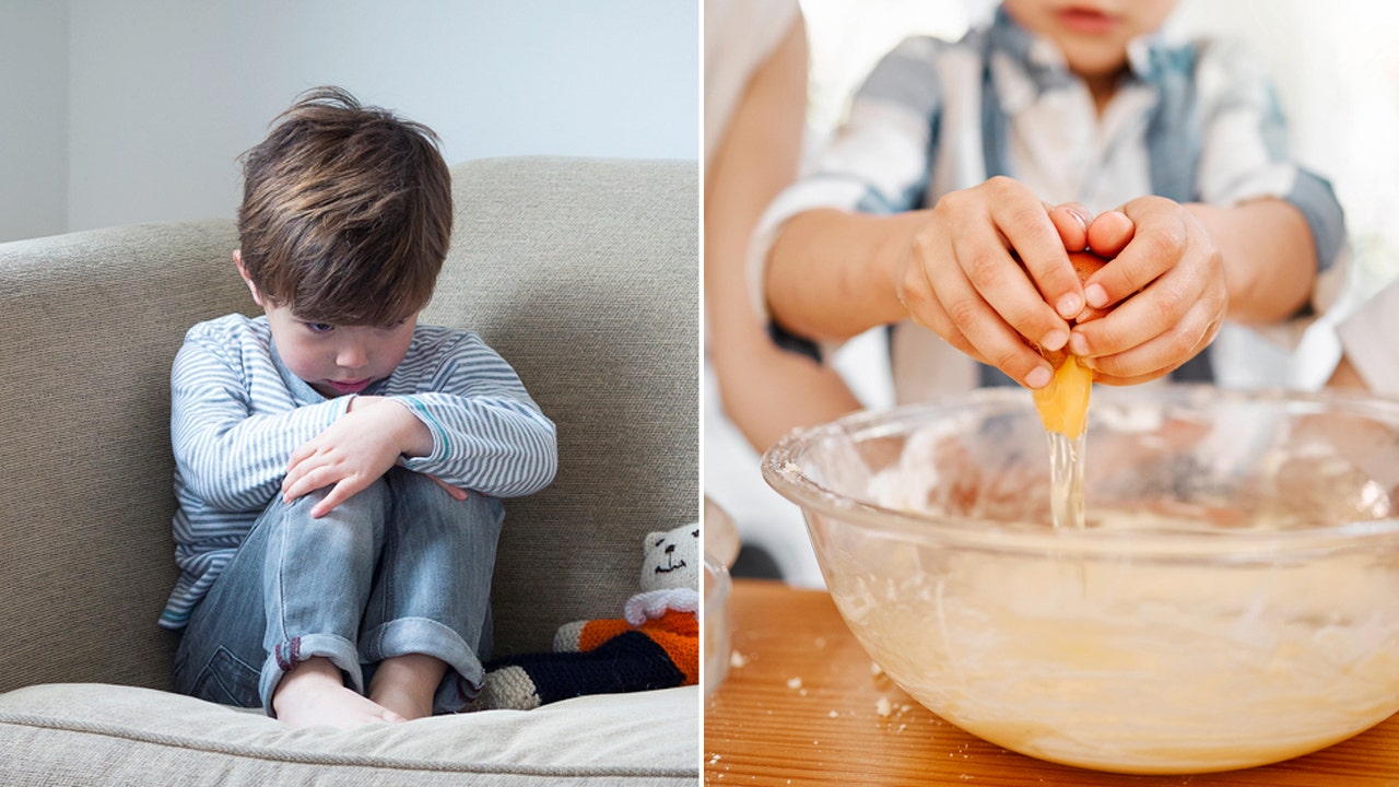 The viral #eggcrackchallenge on TikTok shows parents tricking their children before cracking an egg on their heads. Psychologists weighed in on this viral trend - and reveal what parents and caregivers are risking. (iStock)