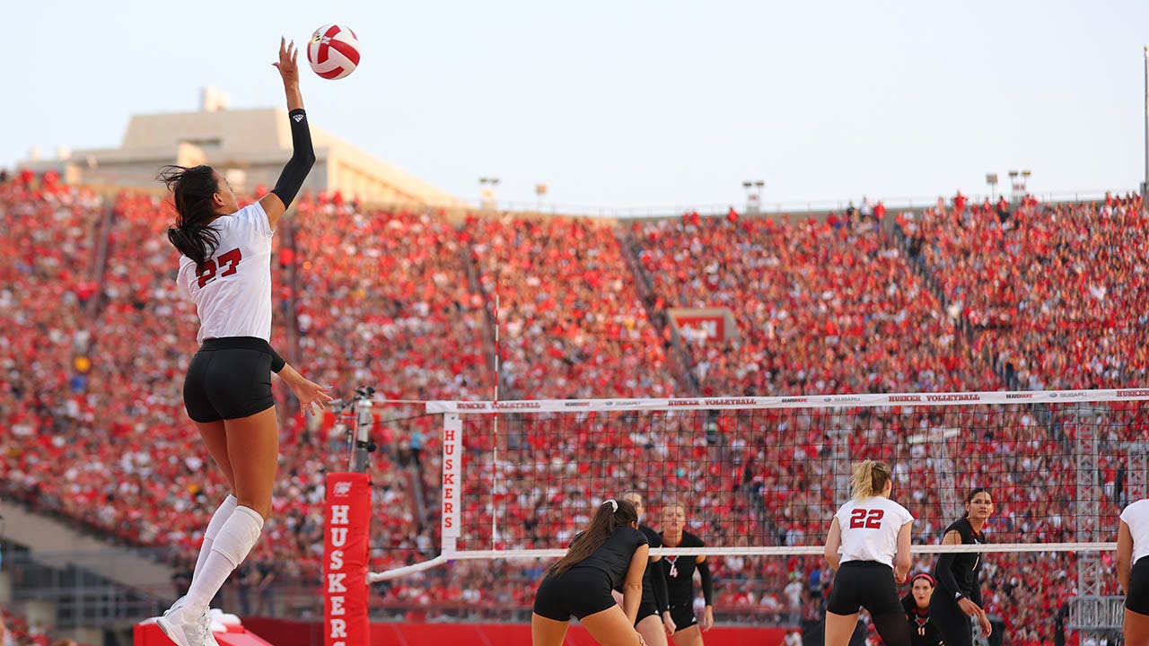 Nebraska volleyball sets world record with attendance 'Women’s sports