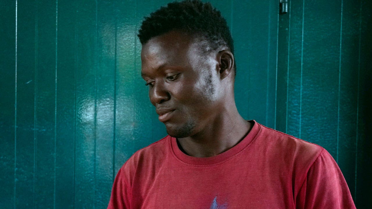Thousands of migrants stranded in Niger following coup that led to border closures