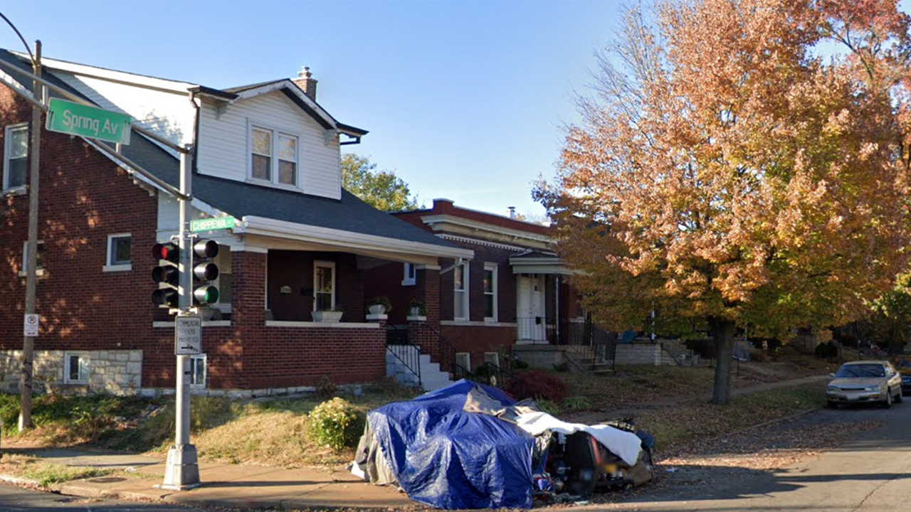 St. Louis residents sound off on 'sidewalk squatters' who have lived on streets more than a decade