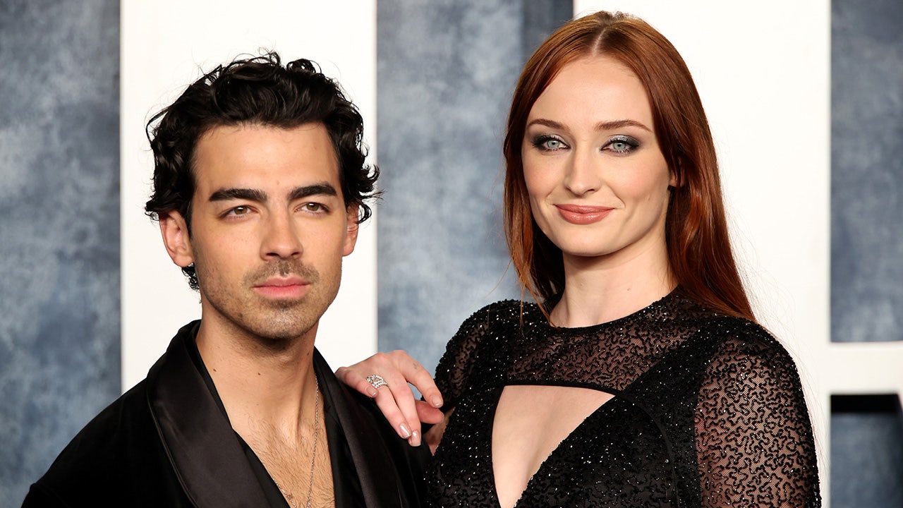 Joe Jonas and 'Game of Thrones' star Sophie Turner get married in surprise  Las Vegas wedding 