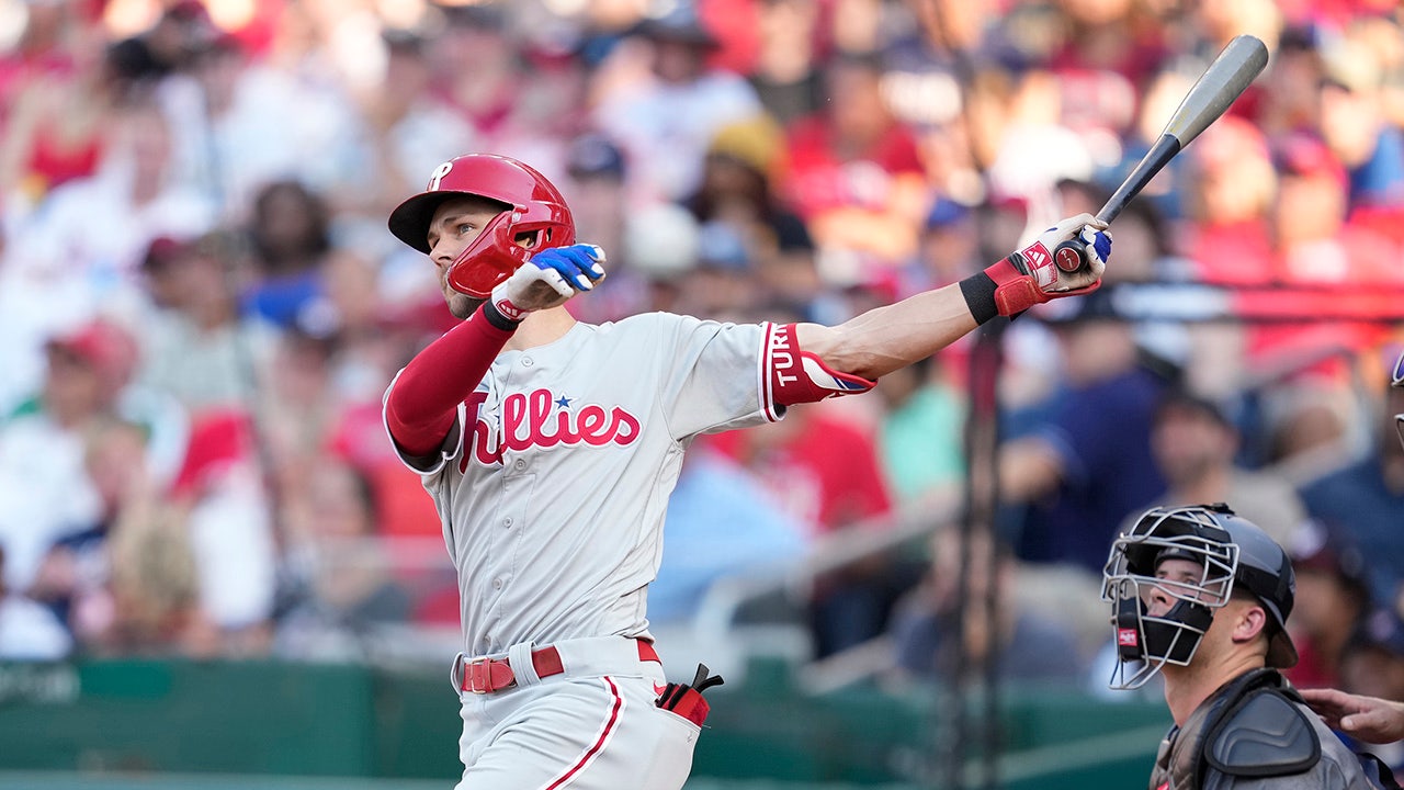 MLB: Hudson, Braves finish off Phils – thereporteronline