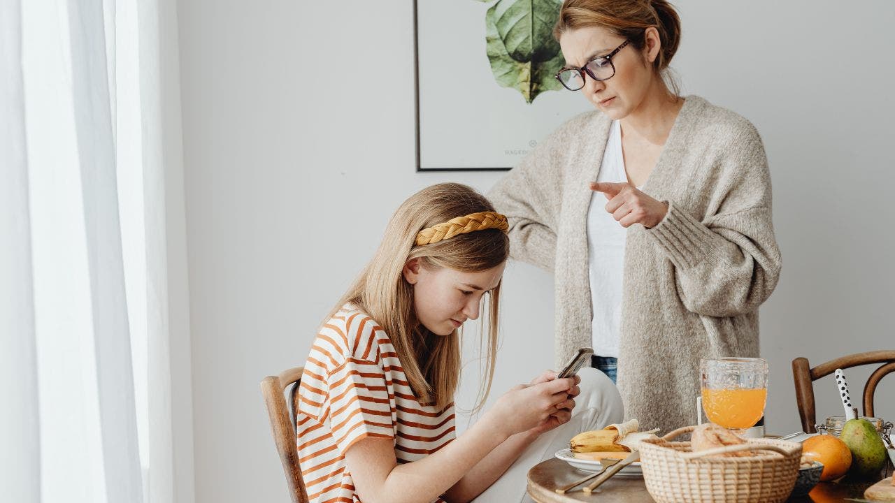 Cutting screen time to 3 hours per week improves kids’ behavior, mental health