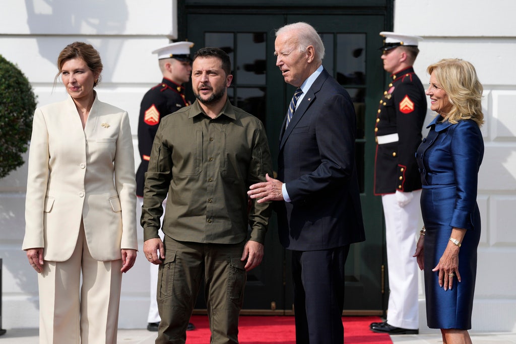 Biden announces $325M aid package to Ukraine after meeting with Zelenskyy