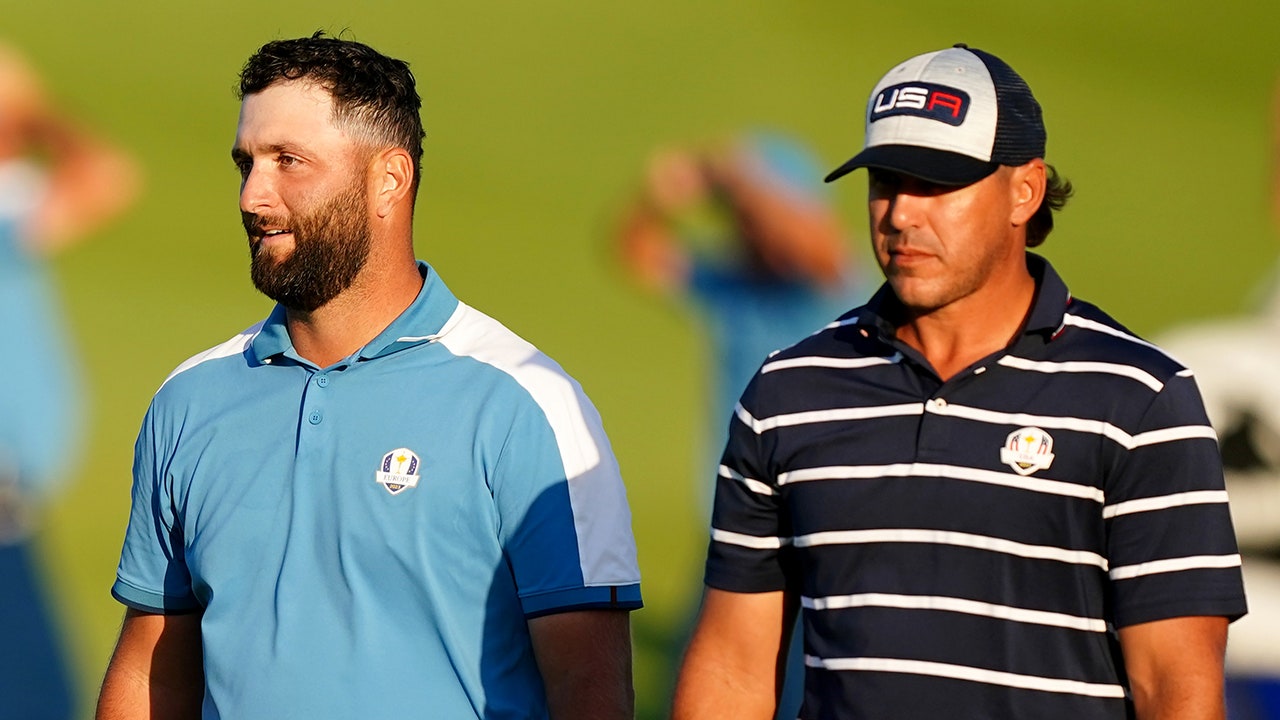 Jon Rahm blows past Brooks Koepka and dominates the field to win