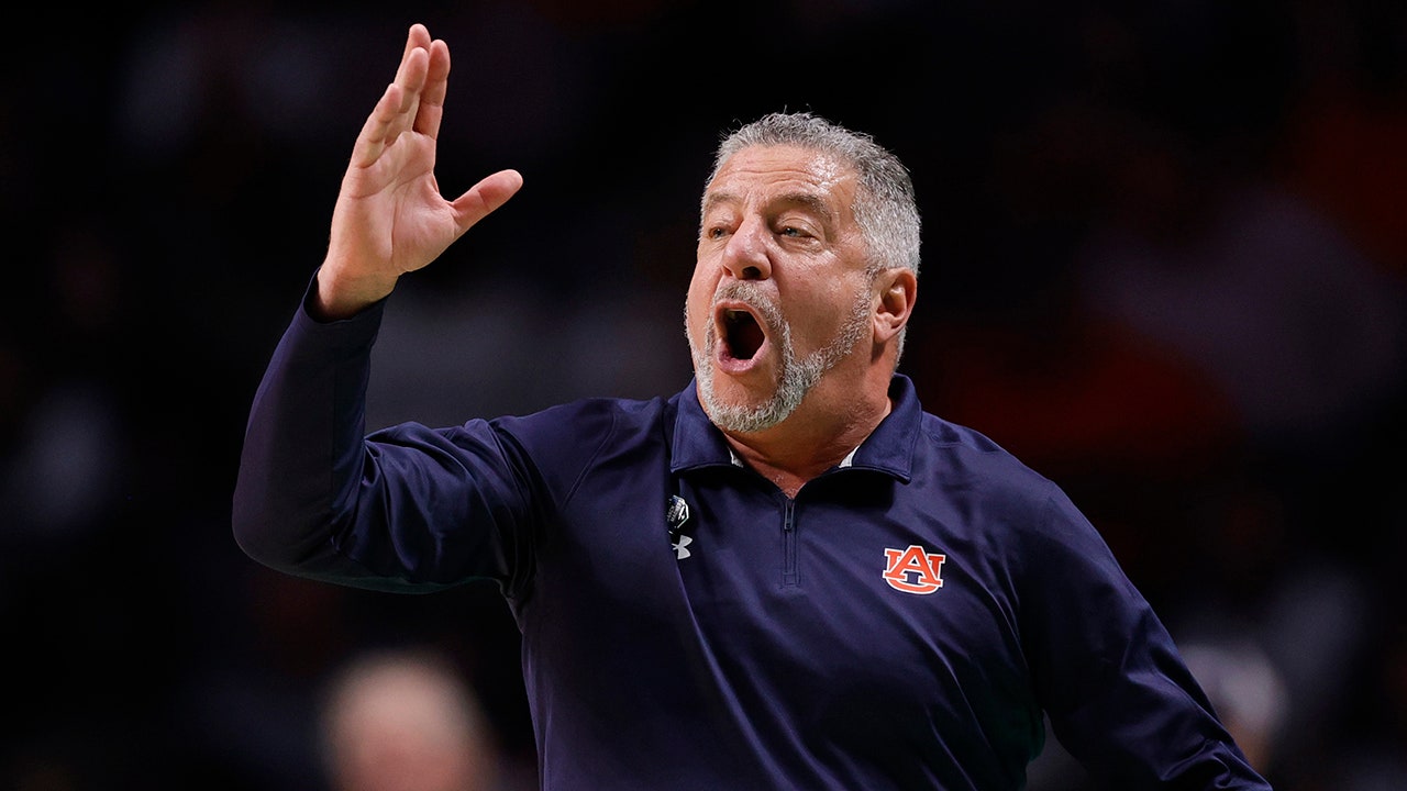 Auburn's Jewish basketball coach Bruce Pearl says Obama, Biden 'created the crap' in Israel and Gaza