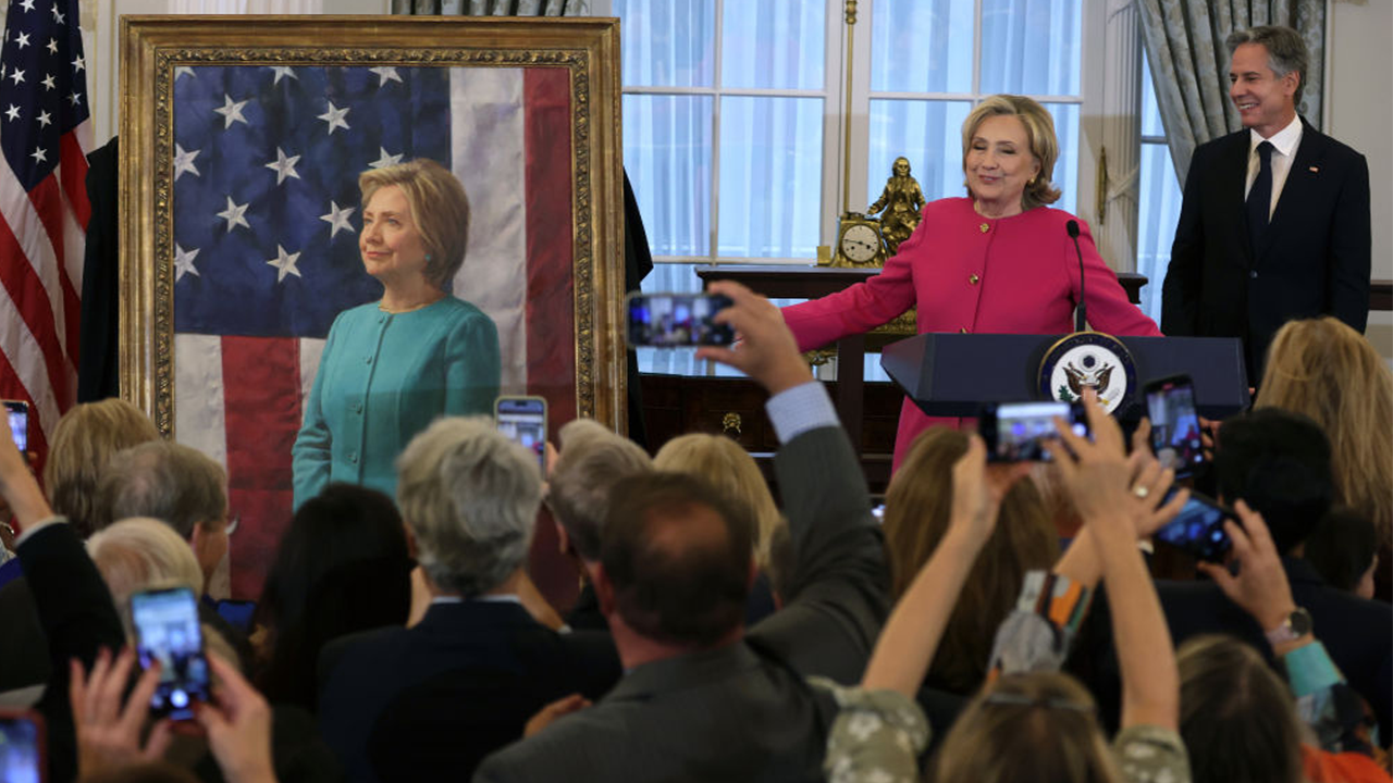 Hillary Clintons New State Department Portrait Inspires Mockery On Social Media ‘you Should Be