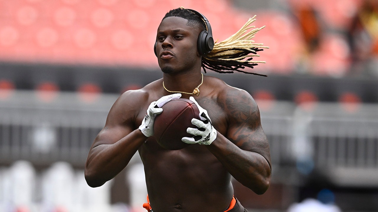 Browns Tight End David Njoku Reportedly Suffered Burns In Household  Accident - The Spun: What's Trending In The Sports World Today