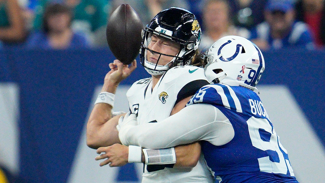 Colts take advantage of fumble, lax play to score go-ahead touchdown on  wild play