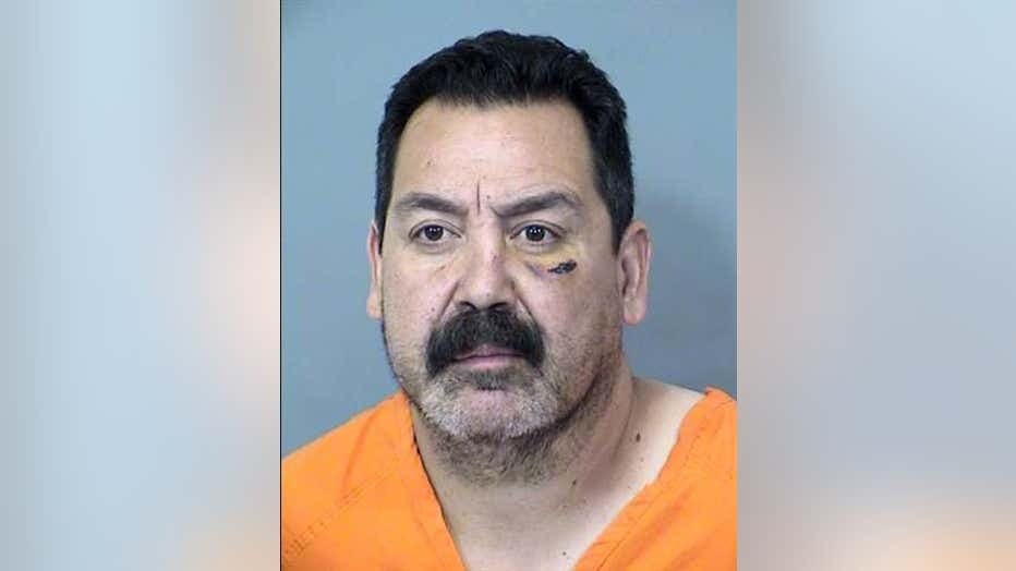 Arizona man accused of stabbing girlfriend 26 times, then fleeing to Mexico: police