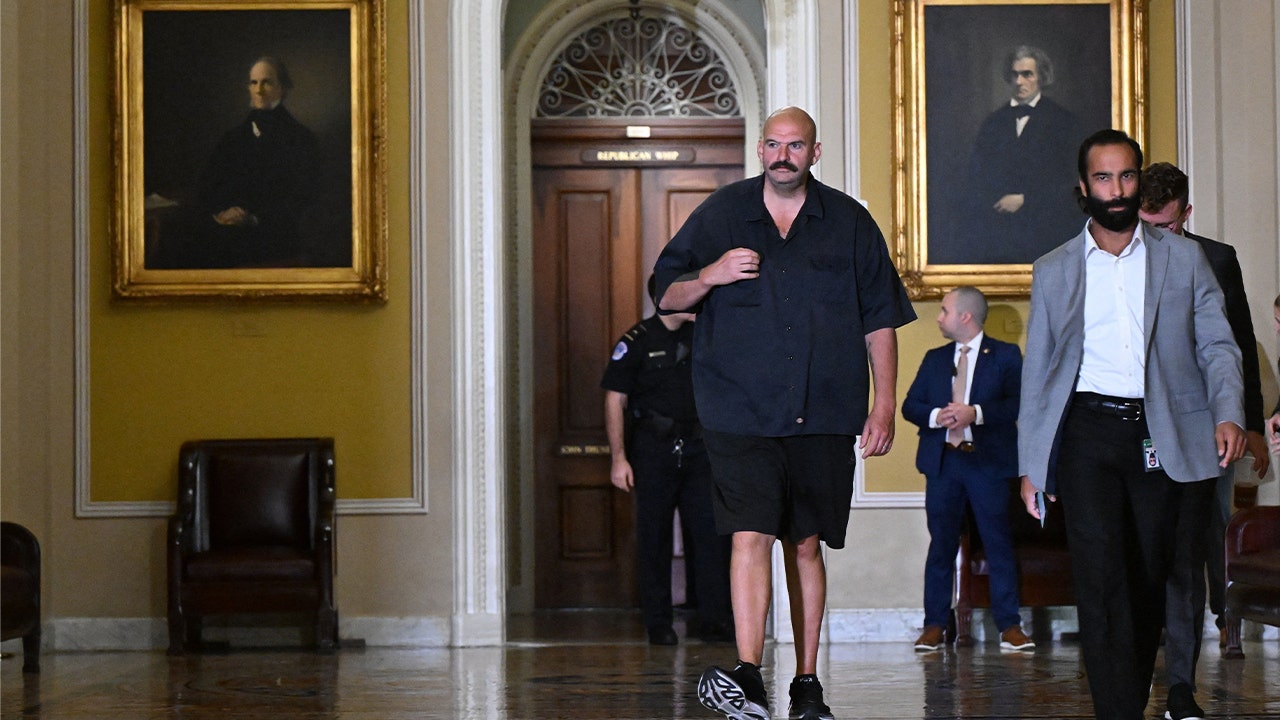 NY Post reporter barred from entering multiple fine NYC eateries for dressing like Fetterman at Senate