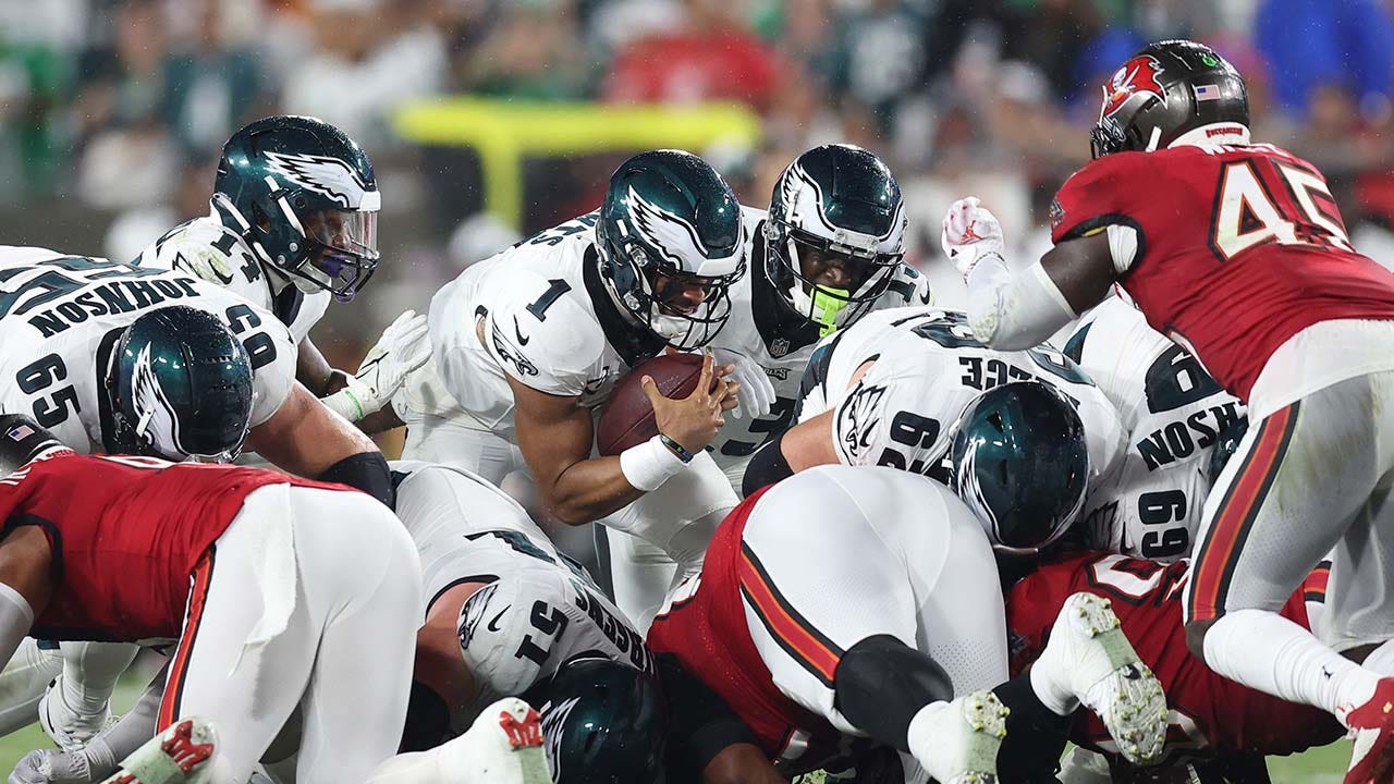 Eagles’ Jalen Hurts suggests ‘tush push’ has sparked threats: ‘Heard a guy wanted me hurt for it’