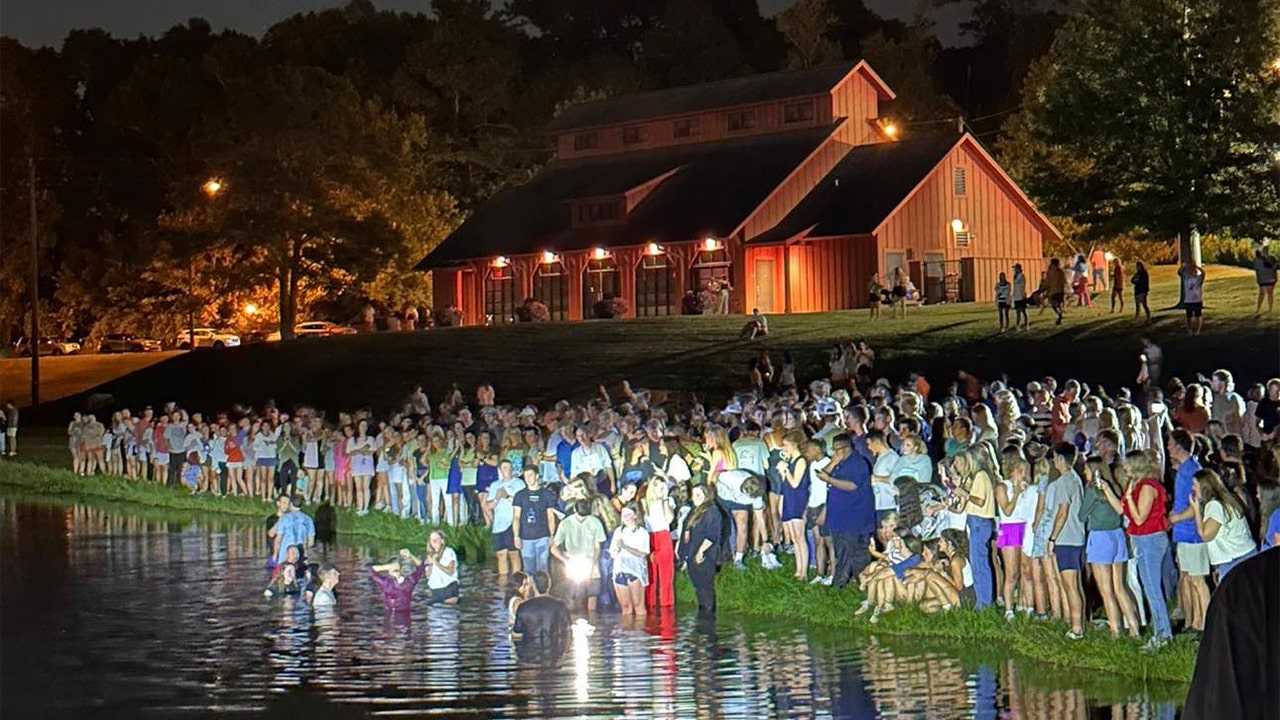 News :Anti-religion group threatens to ‘warn’ Auburn University after 200 kids baptized on campus: ‘Absolute joke’