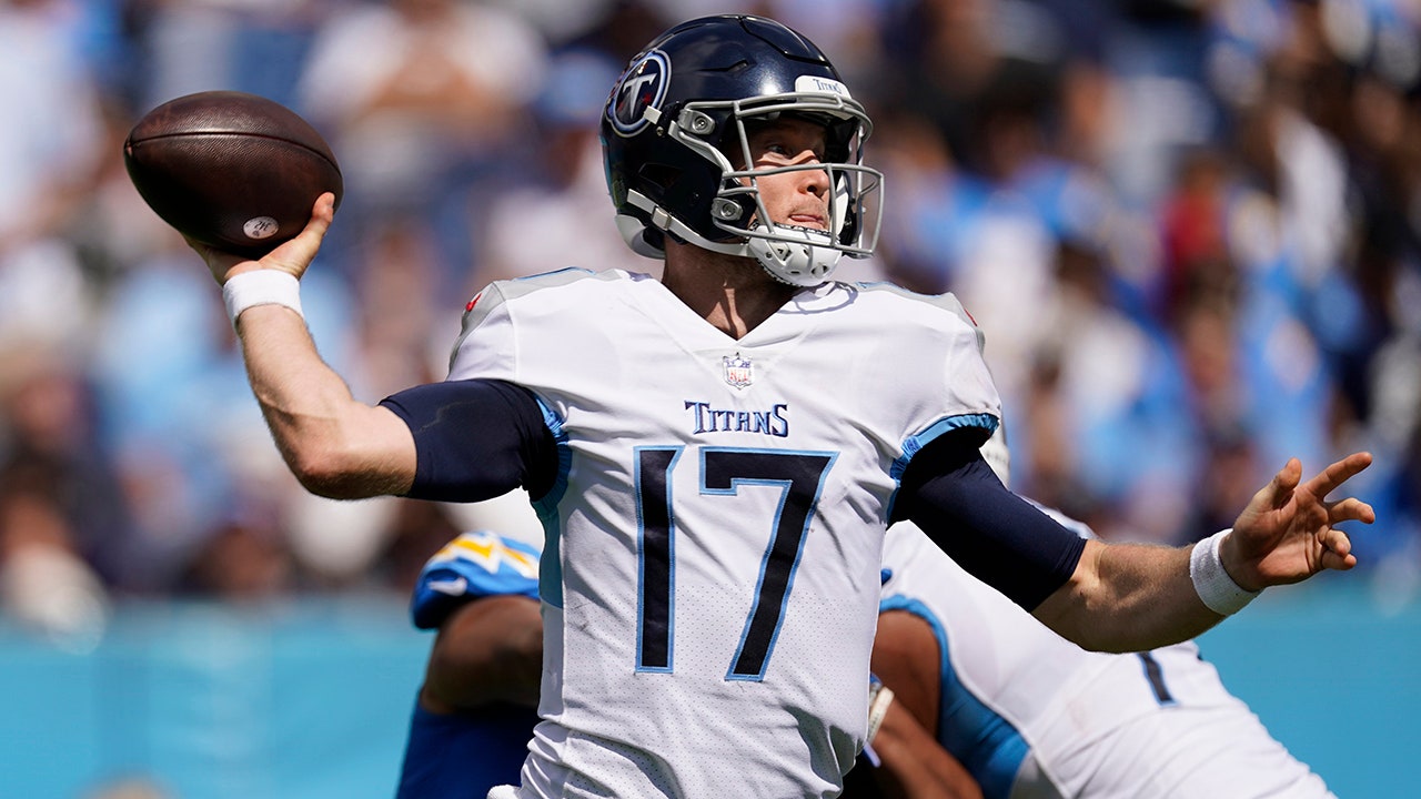 Titans kick game-winning field goal to get past Chargers in overtime