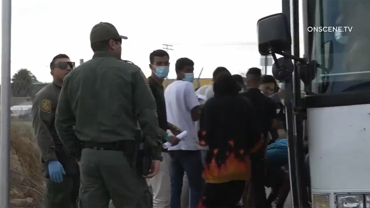 Mass migrant releases begin in San Diego as border overwhelmed: ‘You’re free’