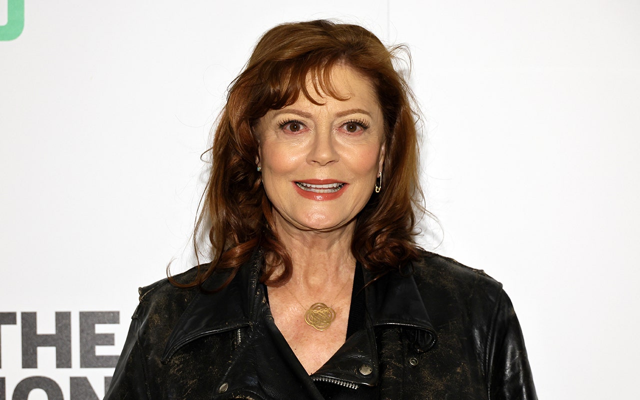 Susan Sarandon spills on first wedding, including pregnant mom's objections, brother's bridesmaid 'hookup'