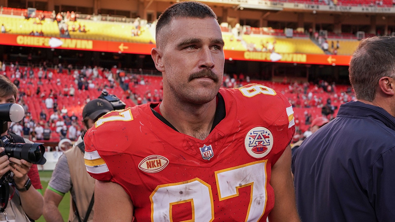 Taylor Swift and Travis Kelce's kiss on the field demonstrated