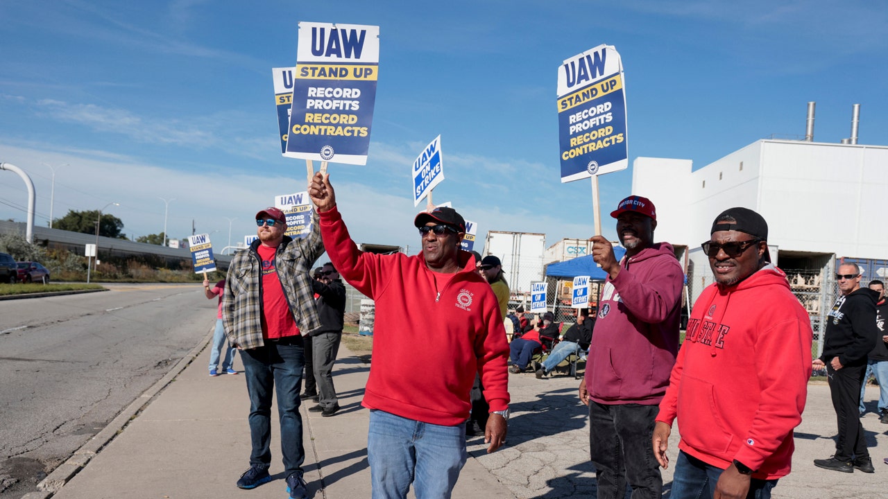 Americans, stand with the UAW and me and fight out-of-control corporate greed