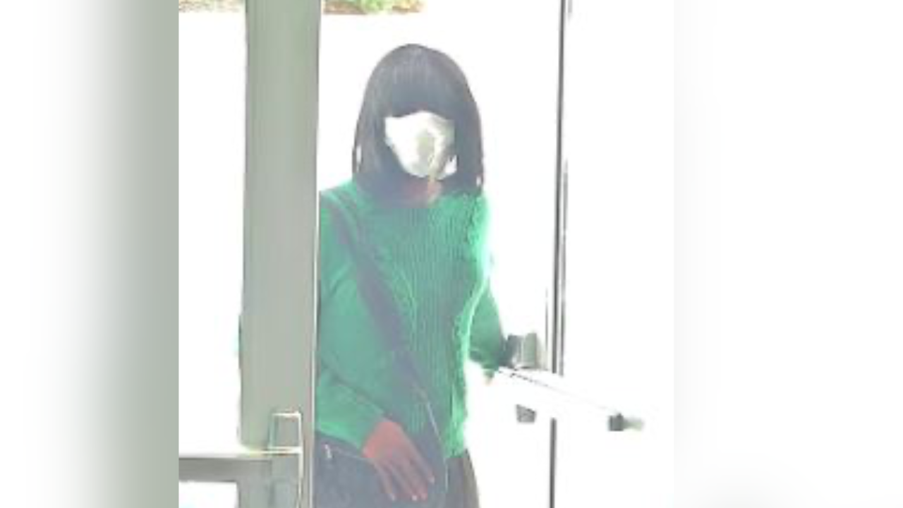 'Sticky Note Bandit' arrested after robbing four banks while dressed as woman: Officials