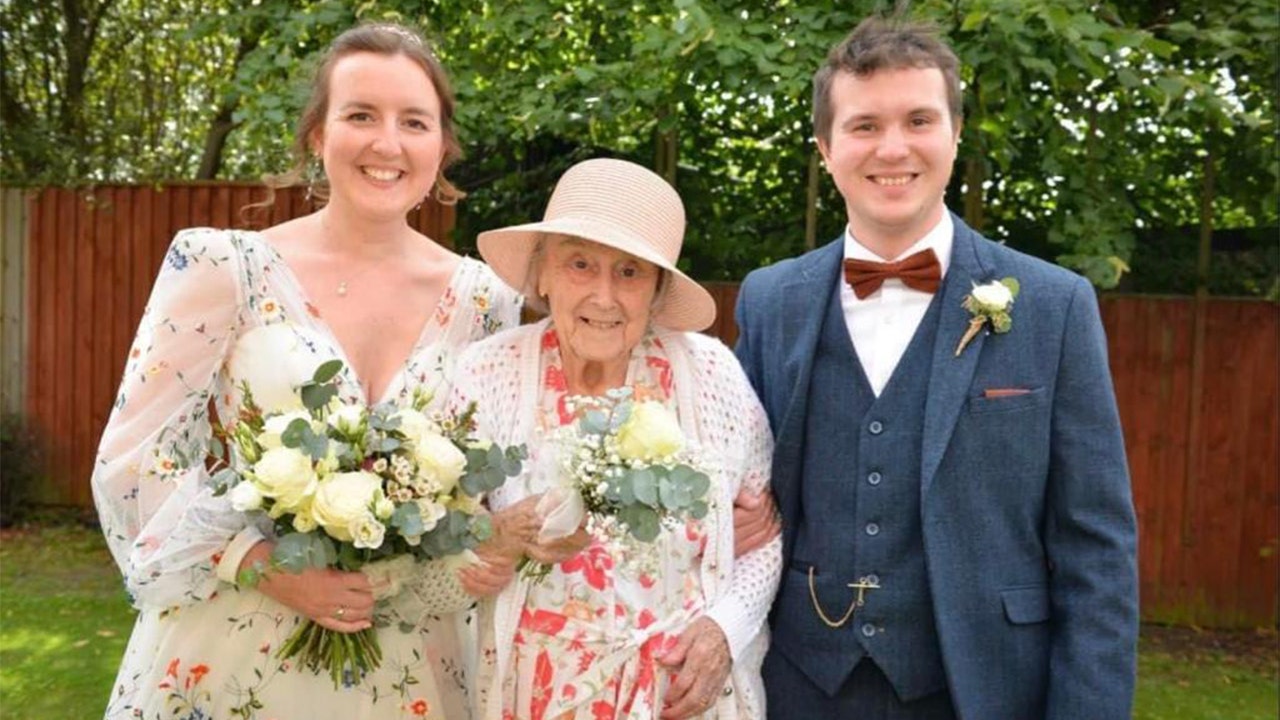 Wedding repeat: Couple says 'I do' again for benefit of grandmother with Alzheimer's at senior care home