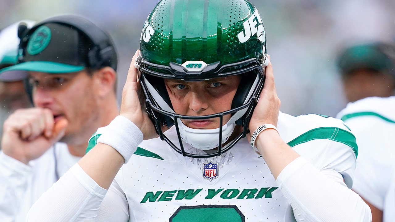Zach Wilson của Jets thừa nhận cần phải cải thiện hơn trong bối cảnh ngày càng có nhiều chỉ trích