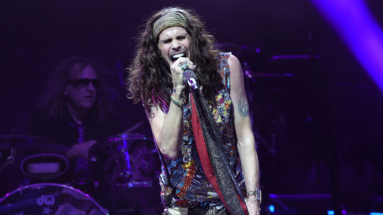 Steven Tyler injures vocal cords, Aerosmith postpones farewell tour shows