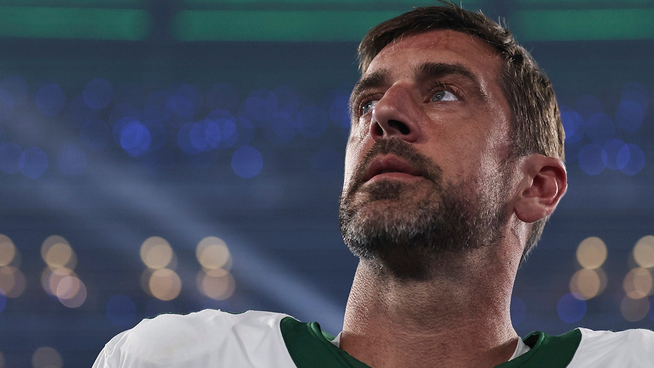 It sounds like Jets are locking Aaron Rodgers in for 2 years (at least)