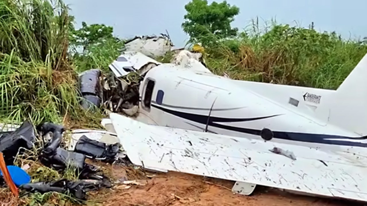 video of brazilian plane crash        
        <figure class=