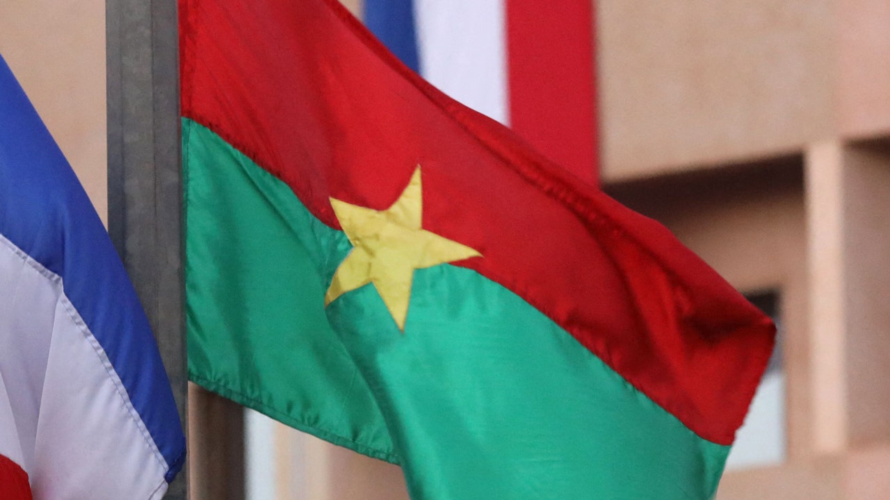 Read more about the article Burkina Faso’s military government expels 3 French diplomats from country