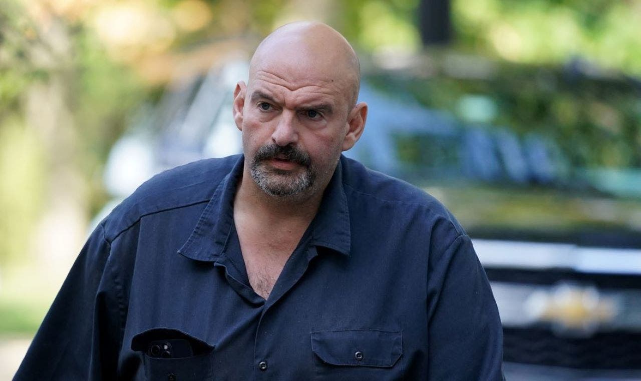 Fetterman blasted by conservatives after Senate drops dress code: 'Stop lowering the bar!'