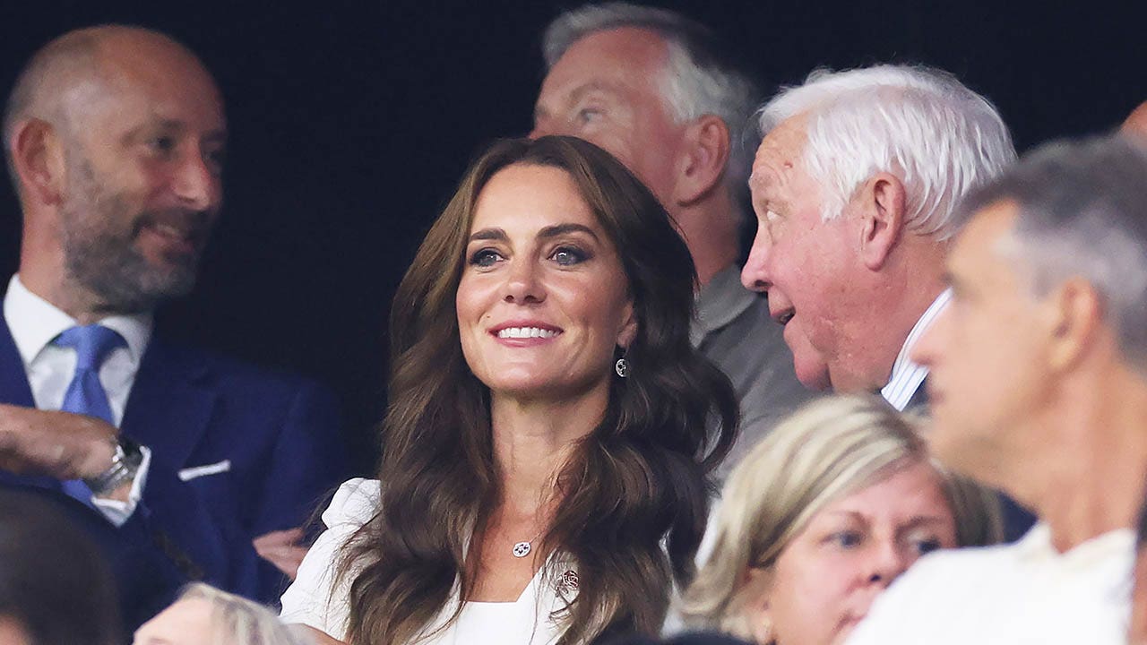 Kate Middleton beams as she cheers on England at Rugby World Cup match in France Fox News