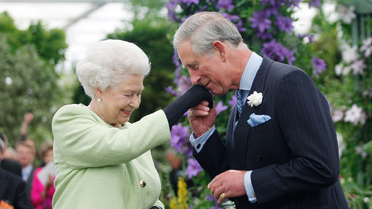 King Charles remembers Queen Elizabeth’s ‘long life, devoted service’ in message 1 year since her death