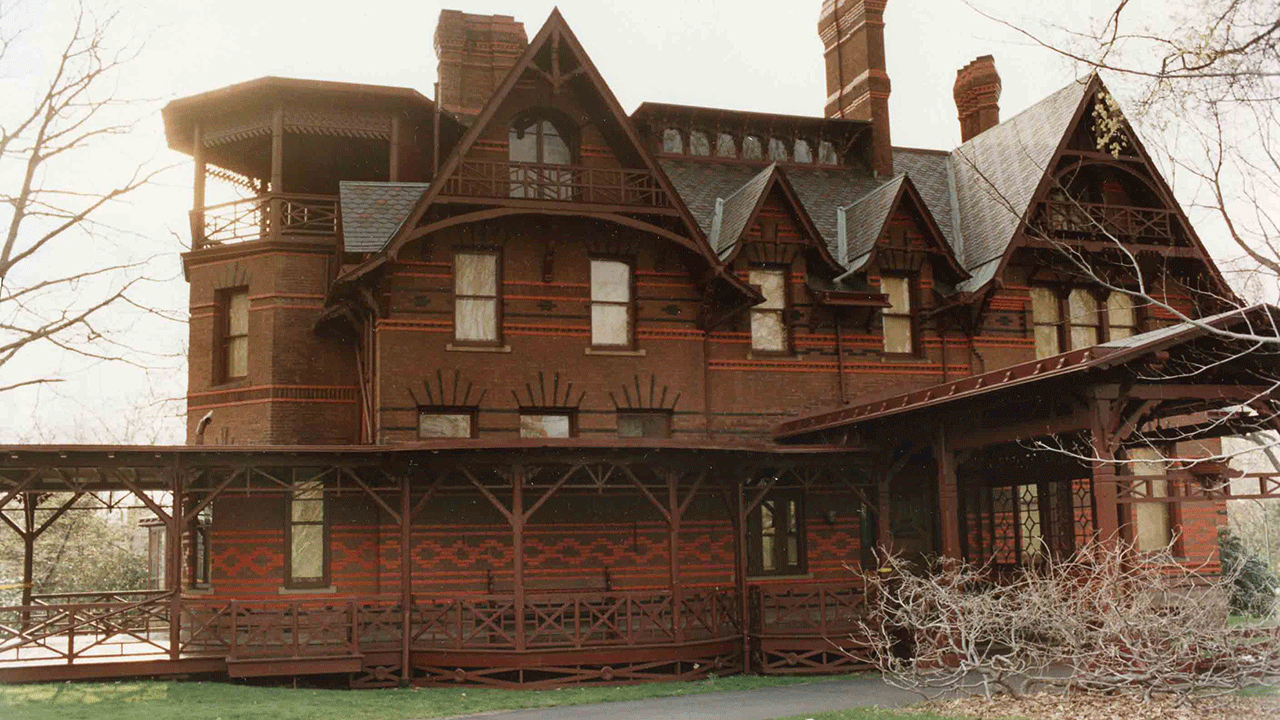 Yale, Mark Twain's house and other historical and popular places to see in Connecticut