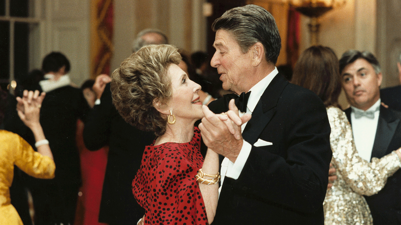 Ronald and Nancy Reagan dancing