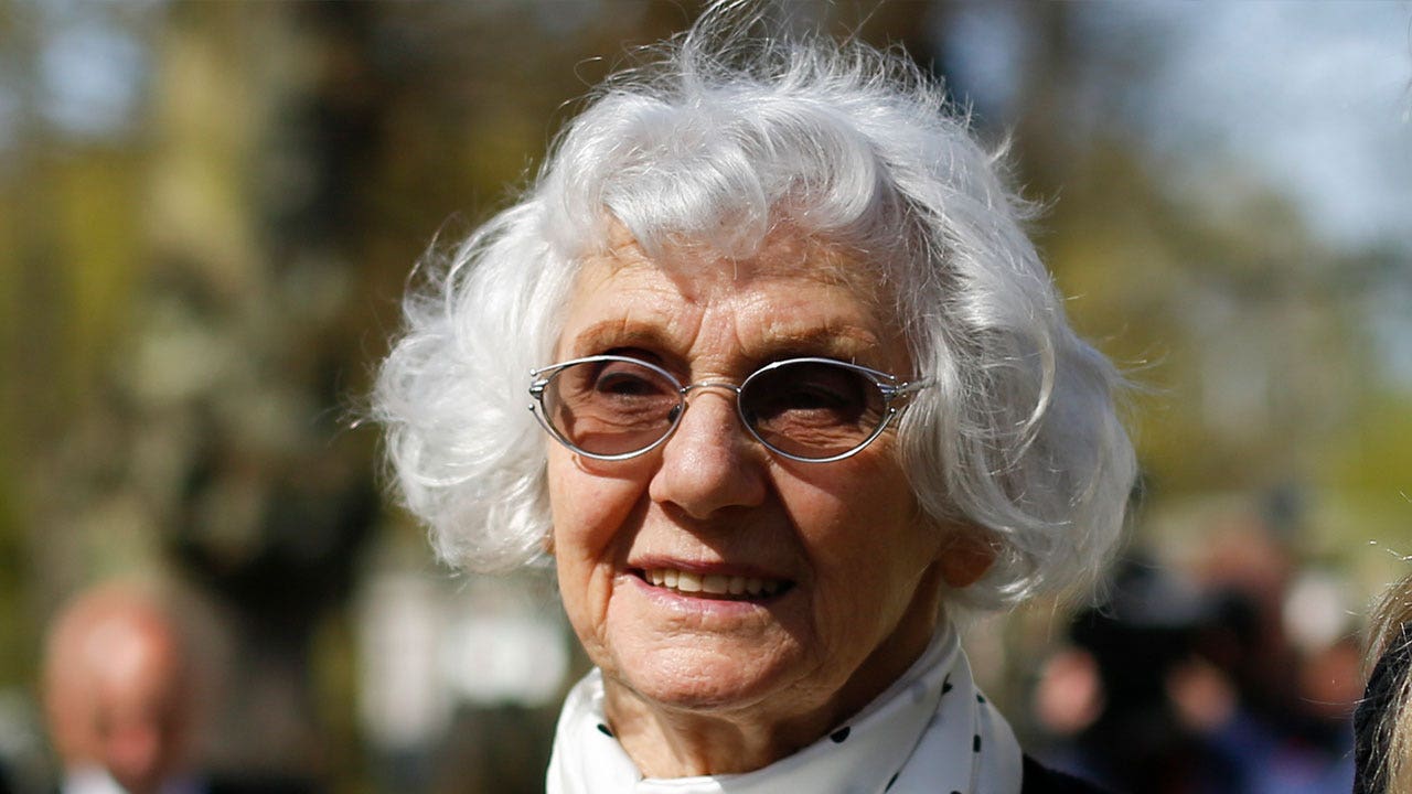 Eva Fahidi-Pusztai, Holocaust survivor who warned of far-right populism in Europe, dies at age 97
