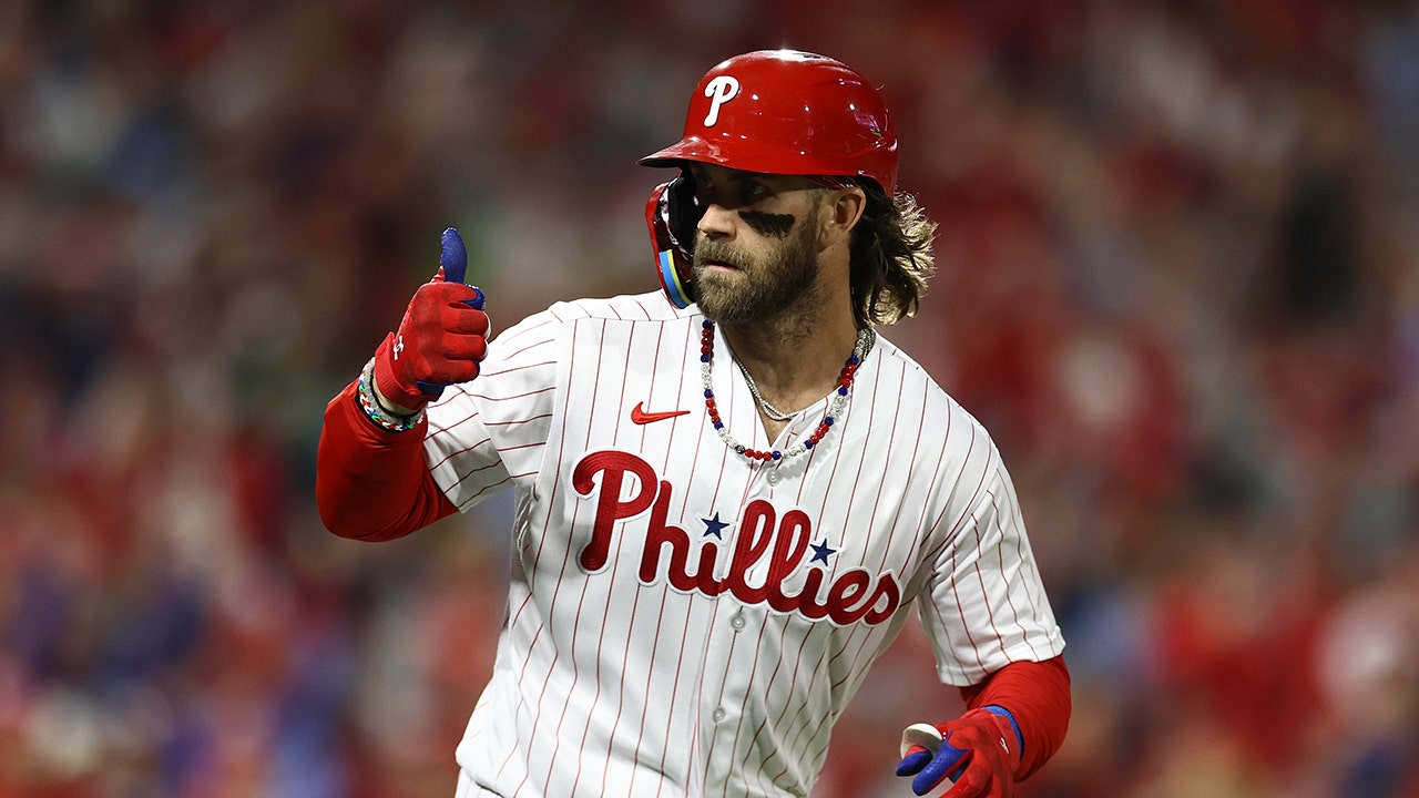 Seven-run 8th inning helps Phillies cap off comeback over the