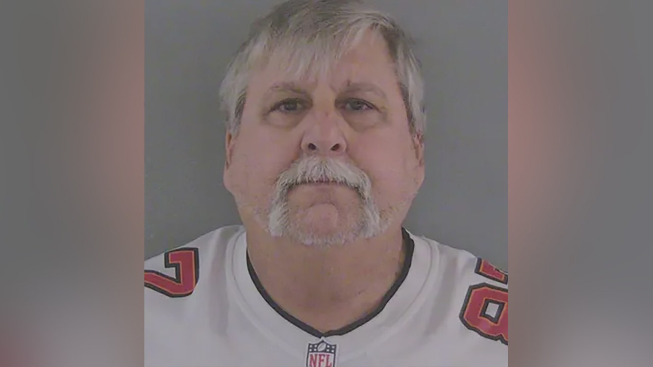 Florida Man Impersonated Police While Wearing Buccaneers Jersey And