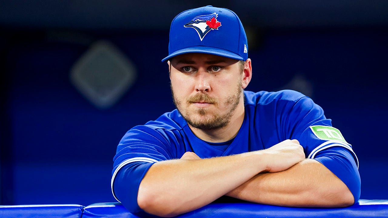 Read more about the article Blue Jays pitcher Erik Swanson’s son, 4, out of ICU after being struck by car: ‘God is so good’