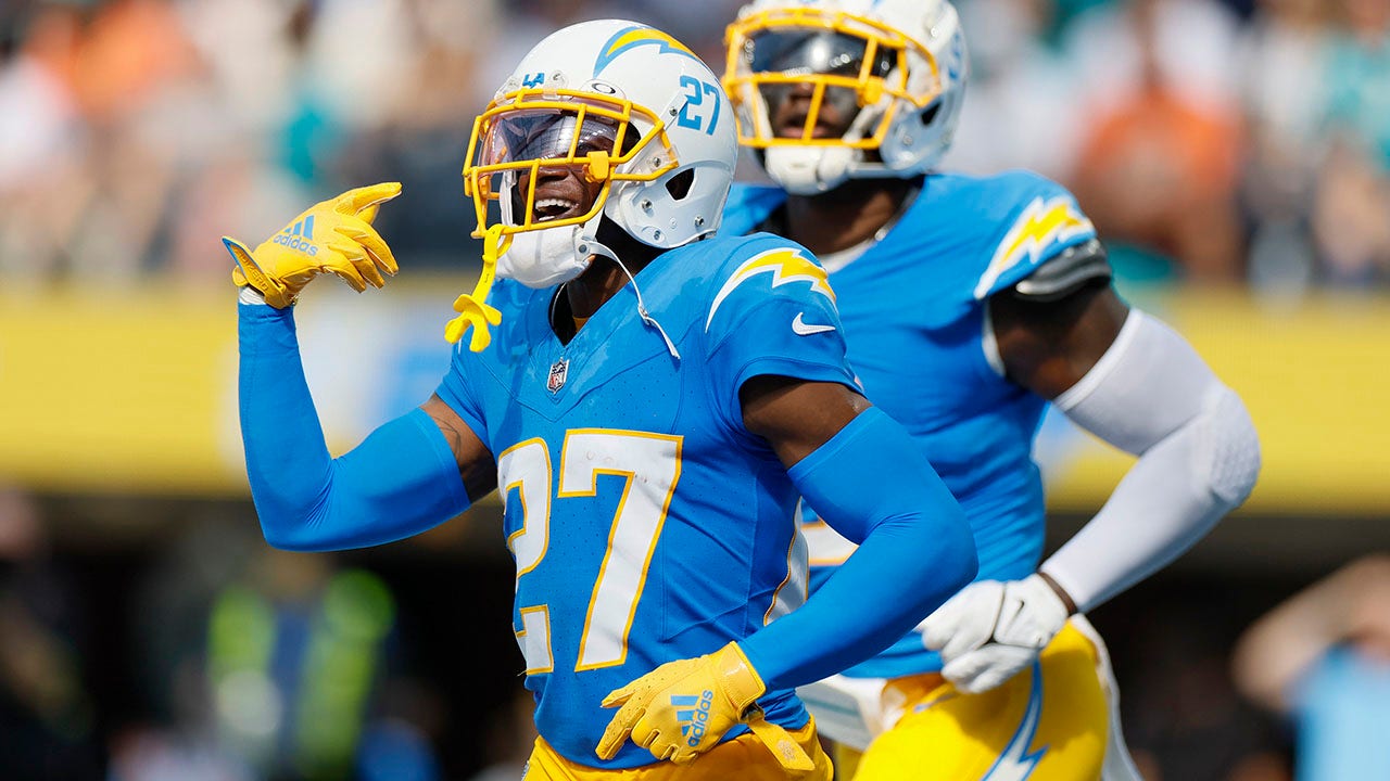 Los Angeles Chargers Looking for CB J.C. Jackson to Get Into His