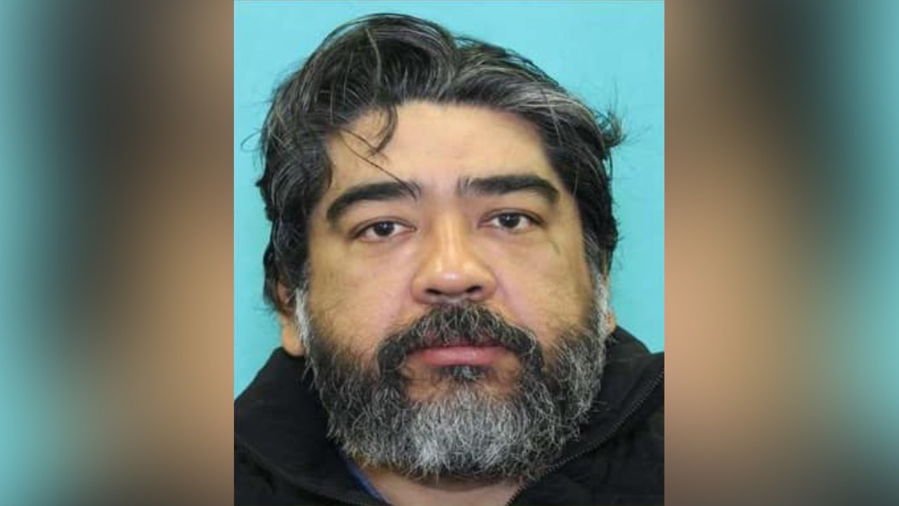 Texas suspect sought in connection to double homicide may be fleeing country: police