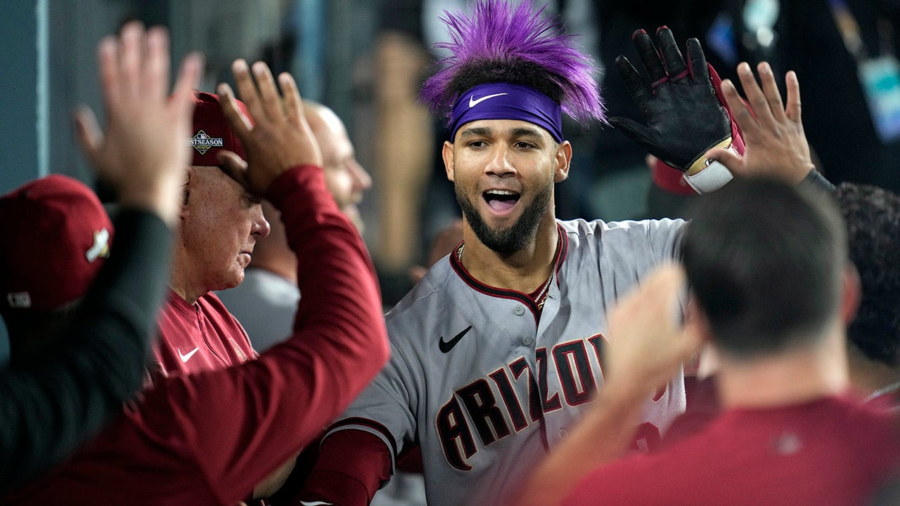 D-Backs push Dodgers to brink of elimination with Game 2 victory : r/sports