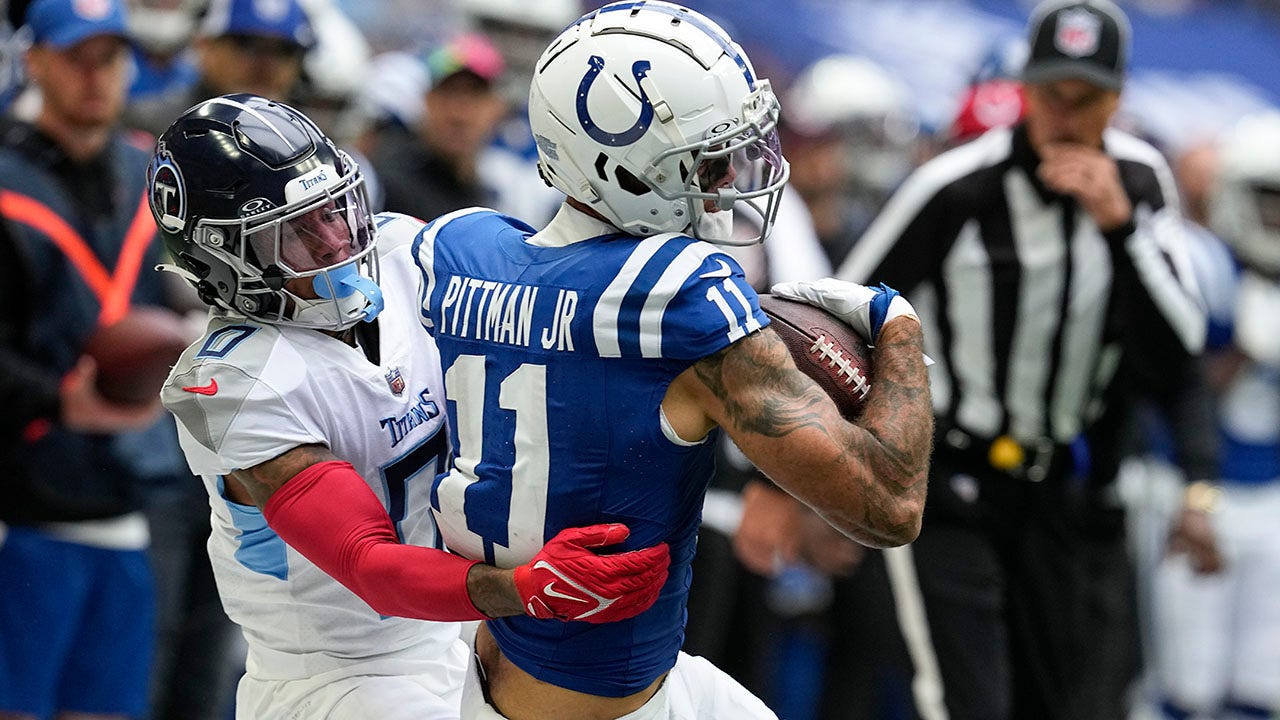 Tennessee Titans WR Treylon Burks out of Colts game with foot injury