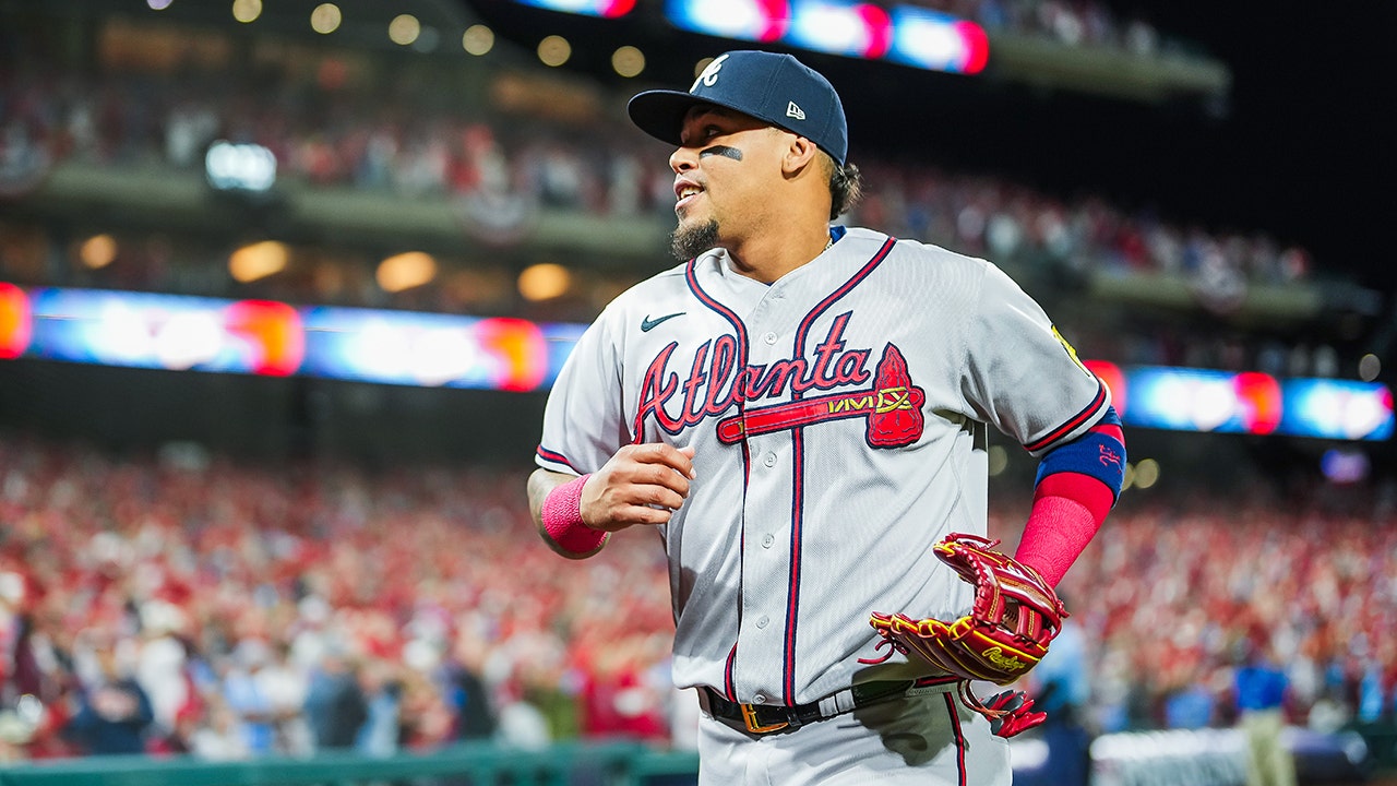 Braves shortstop Orlando Arcia trolls Phillies fans with ring