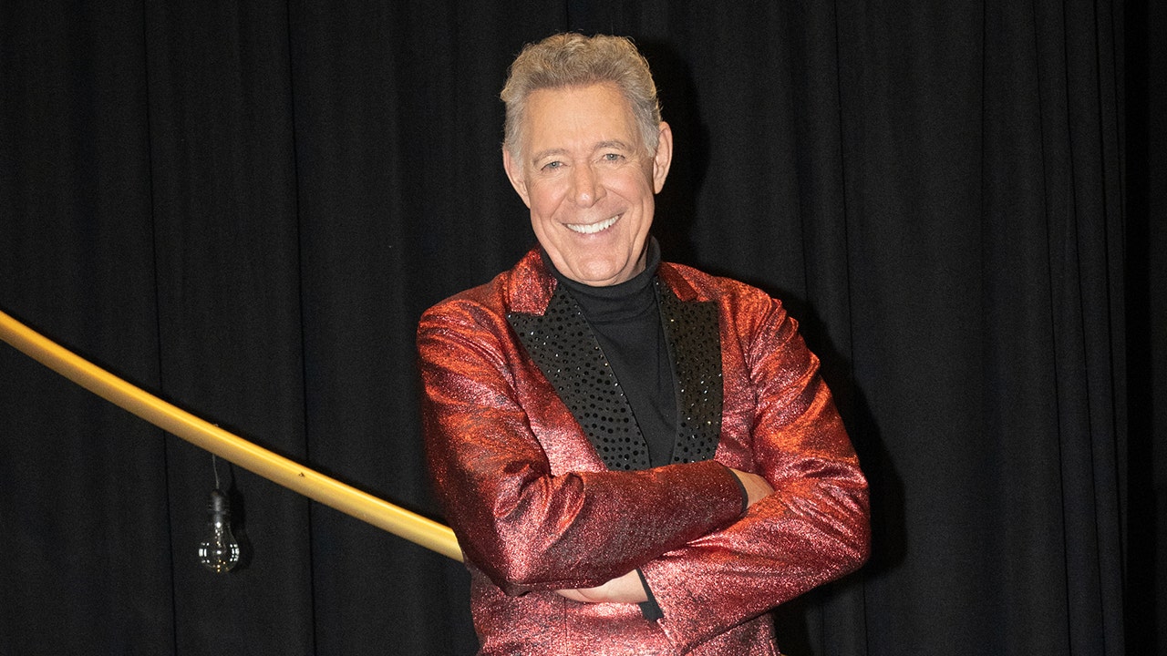 ‘Dancing with the Stars’ contestant Barry Williams, 69, describes intense workout routine: ‘I’m a basket case’