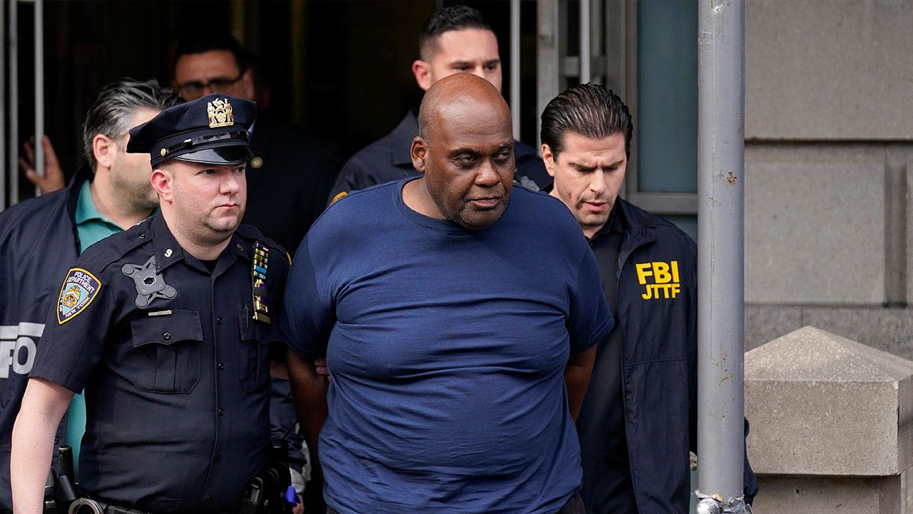 纽约地铁大规模枪击案肇事者被判终身监禁，伤及10人