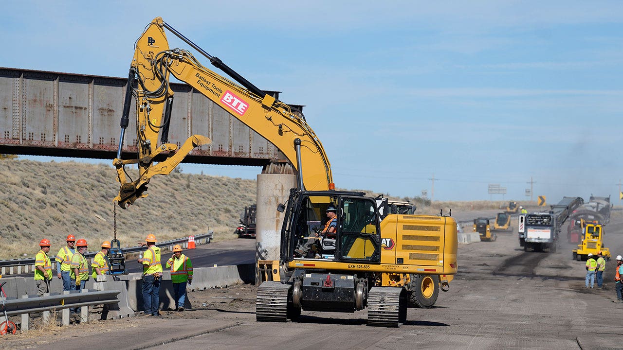 Colorado’s I-25 set to reopen following train derailment, death of semitruck driver