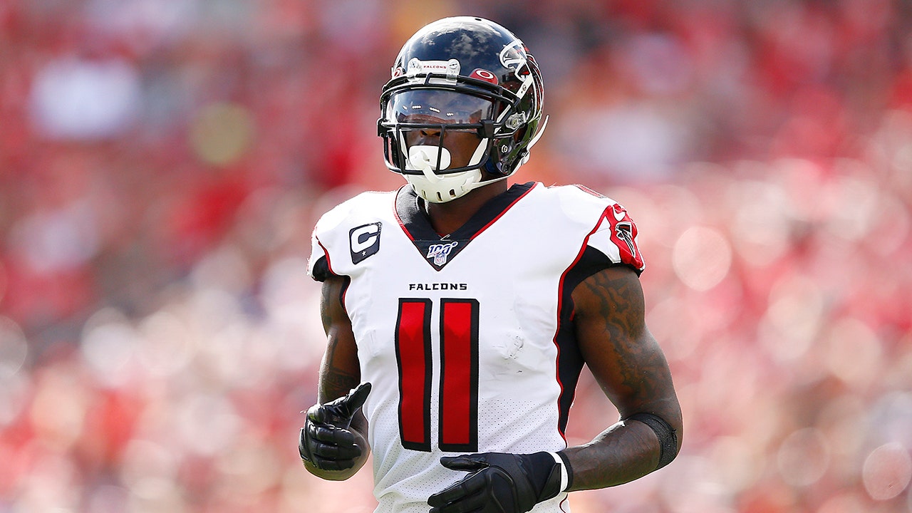 Football - Julio Jones - Images